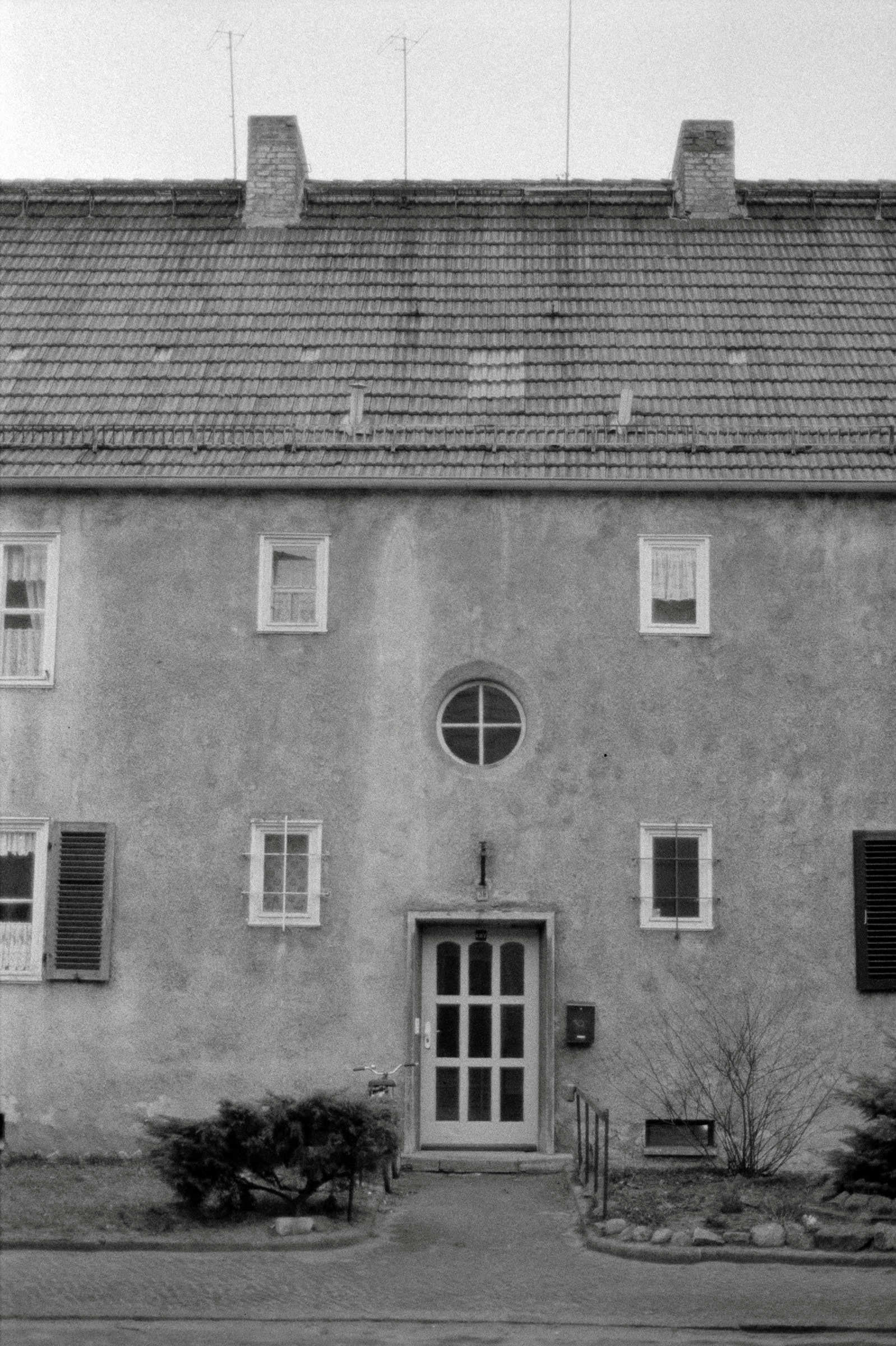 AHP F1993 03 007 sc240902 img03 NLP